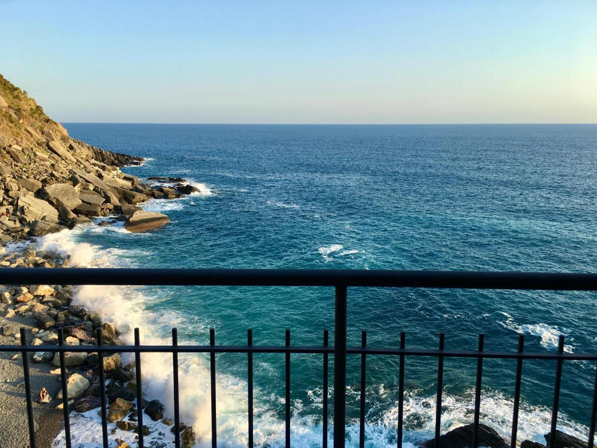 ヴェルナッツァCarattino 12 Idyllic Seafront Retreatアパートメント エクステリア 写真