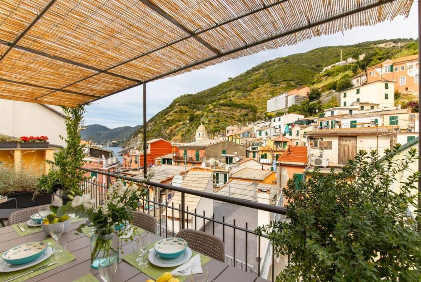 ヴェルナッツァCarattino 12 Idyllic Seafront Retreatアパートメント エクステリア 写真